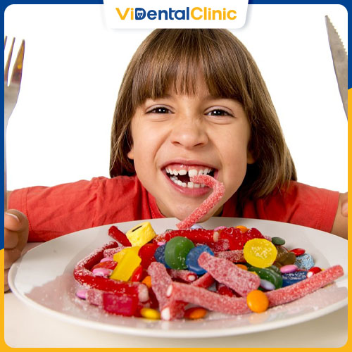 Ăn nhiều đồ ngọt là nguyên nhân chính gây sâu răng nặng