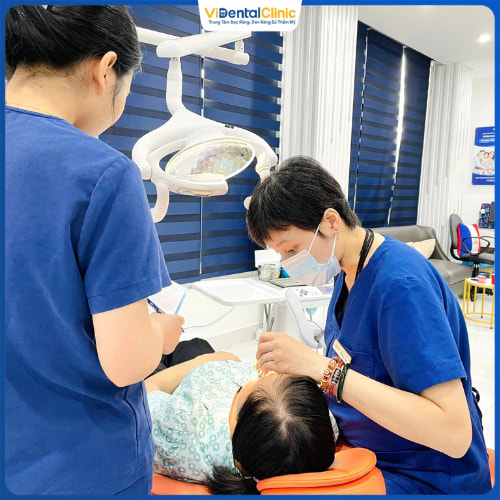 Điều trị bọc răng sứ bị nhiễm trùng tại trung tâm