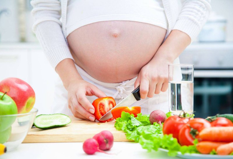 Ăn nhiều rau xanh cũng là cách hữu hiệu để cải thiện tình trạng tưa miệng khi mang thai